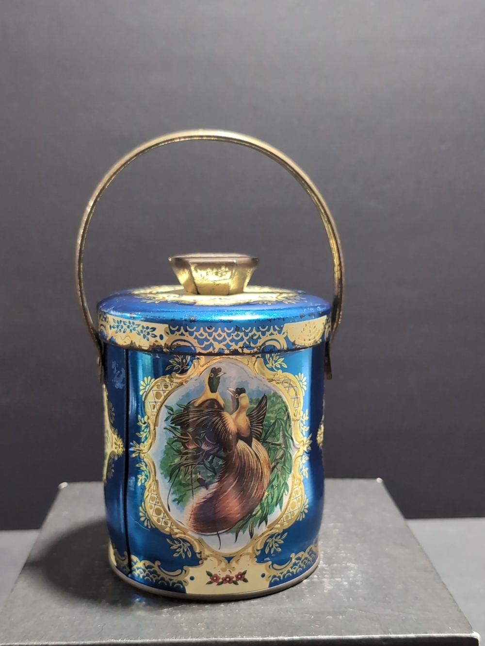 VGT, Murray Allen Blue/Gold Lidded Confections Tin with Bird Design.
